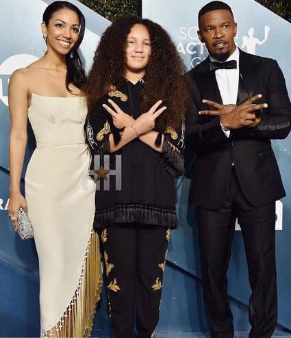Annalise Bishop with her elder sister Corinne and father Jamie at SAG Award.
